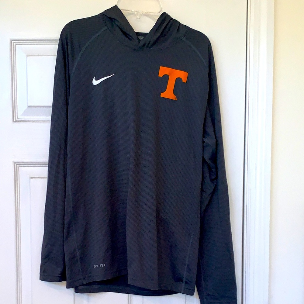 Nike UT hooded pullover